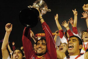 Lee más sobre el artículo Fernando Díaz recordó el apertura del 2005 con Unión Española:» Este tipo de cosas llenan de orgullo»